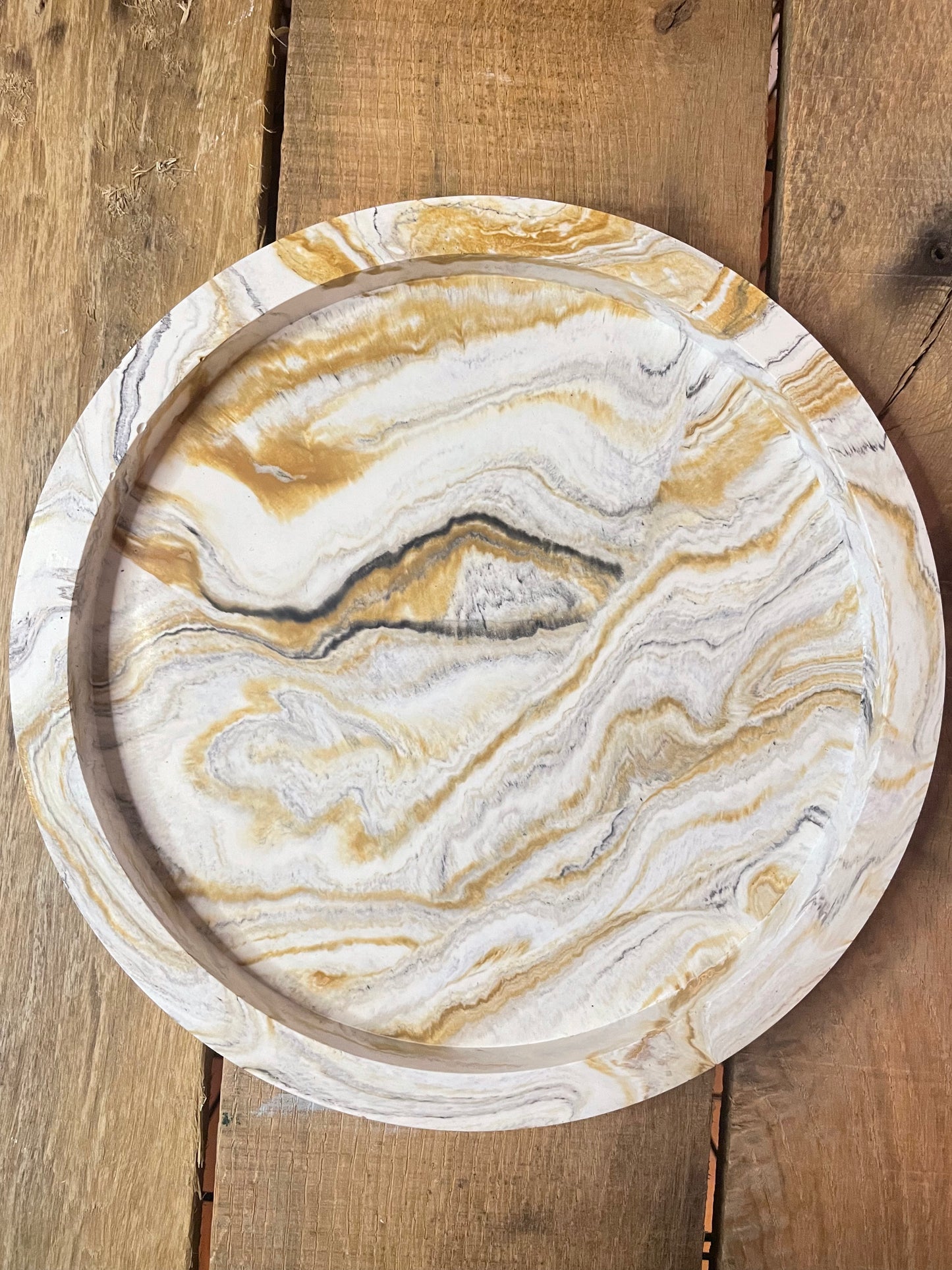 Round Trays
